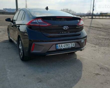 Чорний Хендай Ioniq Electric, об'ємом двигуна 0 л та пробігом 79 тис. км за 14999 $, фото 10 на Automoto.ua