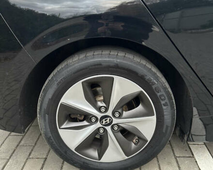 Черный Хендай Ioniq Electric, объемом двигателя 0 л и пробегом 146 тыс. км за 13850 $, фото 46 на Automoto.ua