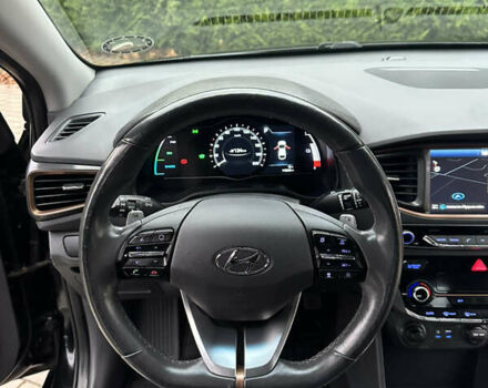 Черный Хендай Ioniq Electric, объемом двигателя 0 л и пробегом 146 тыс. км за 13850 $, фото 67 на Automoto.ua