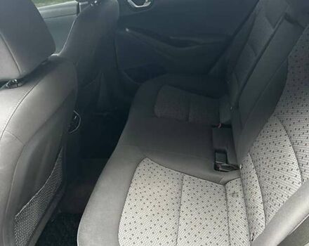 Черный Хендай Ioniq Electric, объемом двигателя 0 л и пробегом 140 тыс. км за 13500 $, фото 5 на Automoto.ua