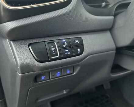 Черный Хендай Ioniq Electric, объемом двигателя 0 л и пробегом 146 тыс. км за 13850 $, фото 66 на Automoto.ua