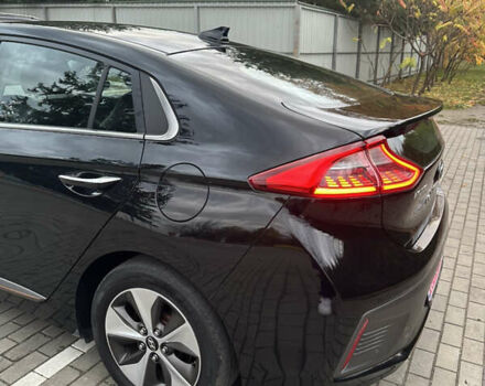 Черный Хендай Ioniq Electric, объемом двигателя 0 л и пробегом 146 тыс. км за 13850 $, фото 25 на Automoto.ua