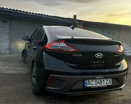 Черный Хендай Ioniq Electric, объемом двигателя 0 л и пробегом 140 тыс. км за 13500 $, фото 20 на Automoto.ua