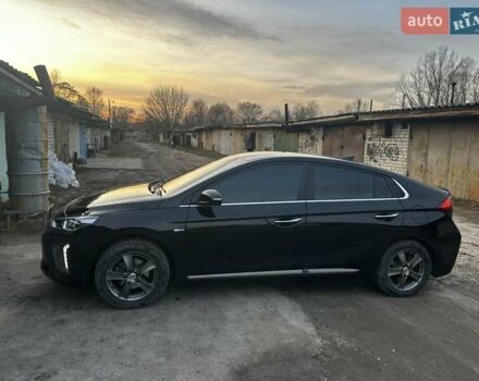 Черный Хендай Ioniq Electric, объемом двигателя 0 л и пробегом 140 тыс. км за 13500 $, фото 13 на Automoto.ua