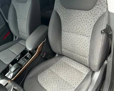 Черный Хендай Ioniq Electric, объемом двигателя 0 л и пробегом 140 тыс. км за 13500 $, фото 3 на Automoto.ua