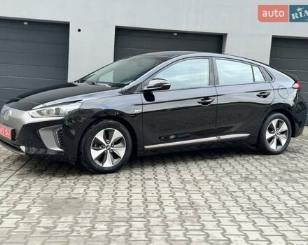 Черный Хендай Ioniq Electric, объемом двигателя 0 л и пробегом 93 тыс. км за 12500 $, фото 9 на Automoto.ua