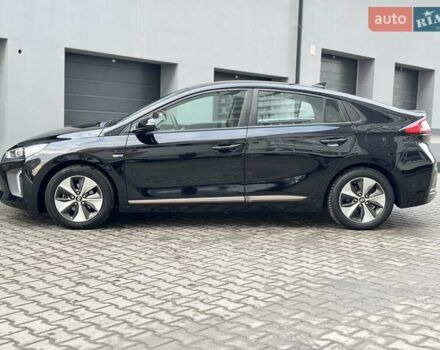 Черный Хендай Ioniq Electric, объемом двигателя 0 л и пробегом 93 тыс. км за 12500 $, фото 10 на Automoto.ua