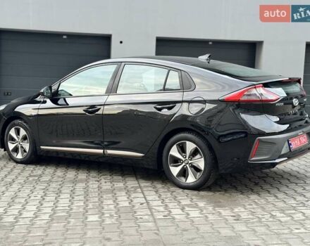 Черный Хендай Ioniq Electric, объемом двигателя 0 л и пробегом 93 тыс. км за 12500 $, фото 11 на Automoto.ua