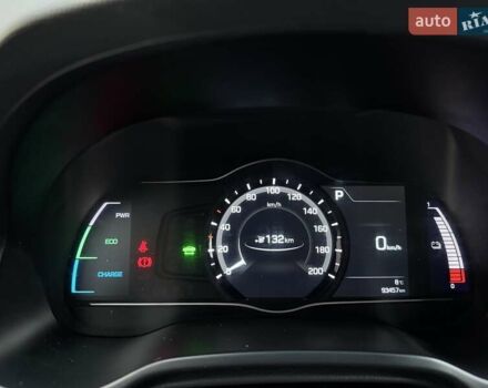 Черный Хендай Ioniq Electric, объемом двигателя 0 л и пробегом 93 тыс. км за 12500 $, фото 31 на Automoto.ua