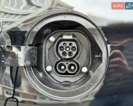 Черный Хендай Ioniq Electric, объемом двигателя 0 л и пробегом 93 тыс. км за 12500 $, фото 78 на Automoto.ua