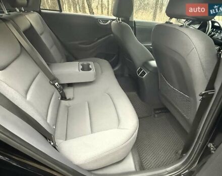 Черный Хендай Ioniq Electric, объемом двигателя 0 л и пробегом 50 тыс. км за 16999 $, фото 27 на Automoto.ua