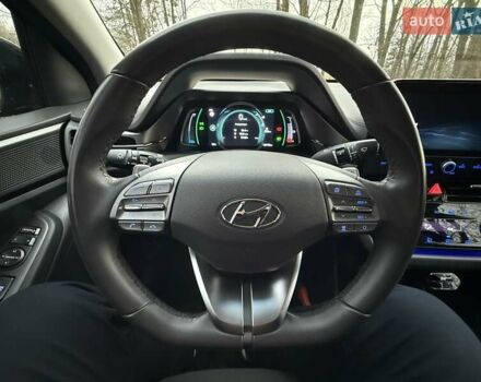 Черный Хендай Ioniq Electric, объемом двигателя 0 л и пробегом 50 тыс. км за 16999 $, фото 33 на Automoto.ua