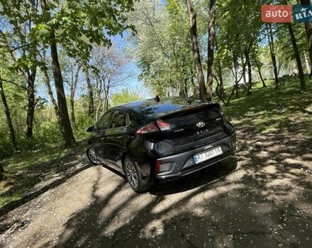 Черный Хендай Ioniq Electric, объемом двигателя 0 л и пробегом 50 тыс. км за 16999 $, фото 13 на Automoto.ua