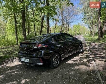 Черный Хендай Ioniq Electric, объемом двигателя 0 л и пробегом 50 тыс. км за 16999 $, фото 18 на Automoto.ua