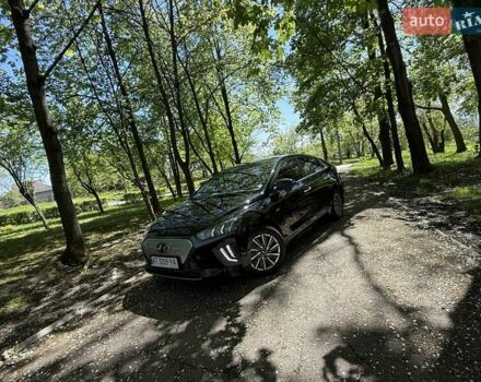 Черный Хендай Ioniq Electric, объемом двигателя 0 л и пробегом 50 тыс. км за 16999 $, фото 7 на Automoto.ua