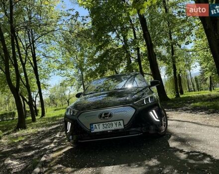 Черный Хендай Ioniq Electric, объемом двигателя 0 л и пробегом 50 тыс. км за 16999 $, фото 10 на Automoto.ua
