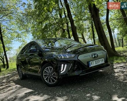 Черный Хендай Ioniq Electric, объемом двигателя 0 л и пробегом 50 тыс. км за 16999 $, фото 3 на Automoto.ua