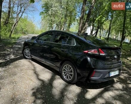 Черный Хендай Ioniq Electric, объемом двигателя 0 л и пробегом 50 тыс. км за 16999 $, фото 12 на Automoto.ua