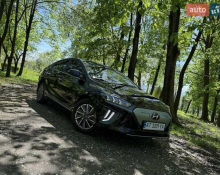 Черный Хендай Ioniq Electric, объемом двигателя 0 л и пробегом 50 тыс. км за 16999 $, фото 4 на Automoto.ua