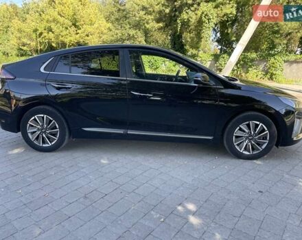 Черный Хендай Ioniq Electric, объемом двигателя 0 л и пробегом 76 тыс. км за 15700 $, фото 6 на Automoto.ua