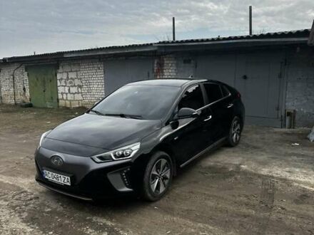 Чорний Хендай Ioniq Electric, об'ємом двигуна 0 л та пробігом 140 тис. км за 13500 $, фото 1 на Automoto.ua