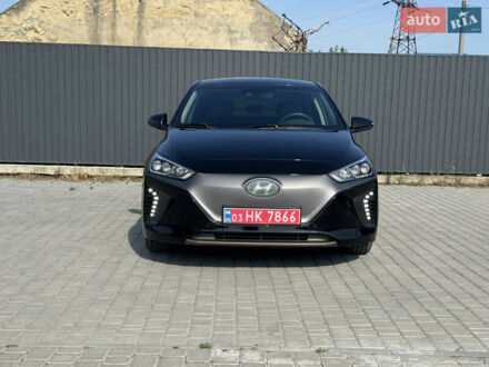 Черный Хендай Ioniq Electric, объемом двигателя 0 л и пробегом 97 тыс. км за 13500 $, фото 1 на Automoto.ua