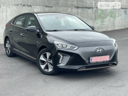 Хендай Ioniq Electric 2019 у Львові на Automoto.ua Чорний Хендай Ioniq Electric, об'ємом двигуна 0 л та пробігом 40 тис. км за 16555 $, фото 1 на Automoto.ua