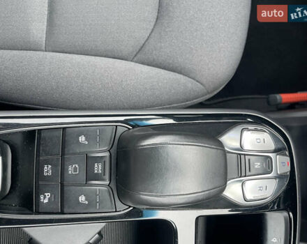 Коричневый Хендай Ioniq Electric, объемом двигателя 0 л и пробегом 119 тыс. км за 14900 $, фото 22 на Automoto.ua