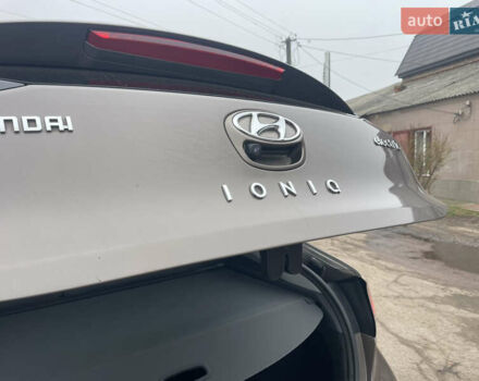 Коричневый Хендай Ioniq Electric, объемом двигателя 0 л и пробегом 119 тыс. км за 14900 $, фото 10 на Automoto.ua