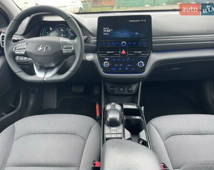 Коричневый Хендай Ioniq Electric, объемом двигателя 0 л и пробегом 119 тыс. км за 14900 $, фото 24 на Automoto.ua