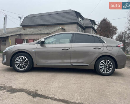 Коричневый Хендай Ioniq Electric, объемом двигателя 0 л и пробегом 119 тыс. км за 14900 $, фото 2 на Automoto.ua