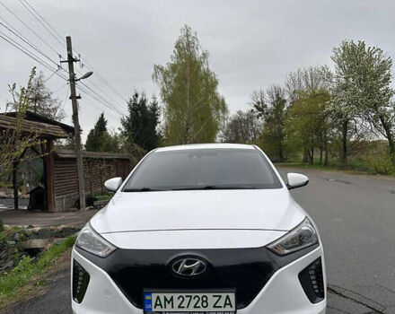 Хендай Ioniq Electric, объемом двигателя 0 л и пробегом 95 тыс. км за 15500 $, фото 1 на Automoto.ua