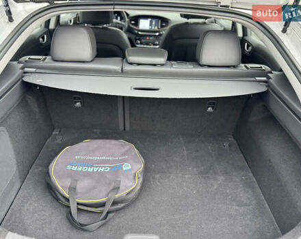 Хендай Ioniq Electric 2016 в Ровно на Automoto.ua Серый Хендай Ioniq Electric, объемом двигателя 0 л и пробегом 123 тыс. км за 12800 $, фото 19 на Automoto.ua