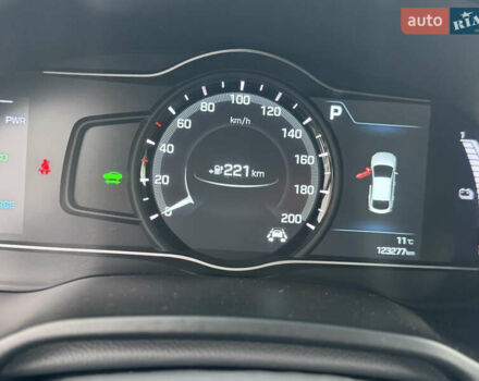 Хендай Ioniq Electric 2016 в Ровно на Automoto.ua Серый Хендай Ioniq Electric, объемом двигателя 0 л и пробегом 123 тыс. км за 12800 $, фото 11 на Automoto.ua