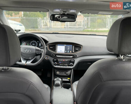 Хендай Ioniq Electric 2016 в Ровно на Automoto.ua Серый Хендай Ioniq Electric, объемом двигателя 0 л и пробегом 123 тыс. км за 12800 $, фото 20 на Automoto.ua