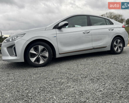 Хендай Ioniq Electric 2016 в Ровно на Automoto.ua Серый Хендай Ioniq Electric, объемом двигателя 0 л и пробегом 123 тыс. км за 12800 $, фото 3 на Automoto.ua