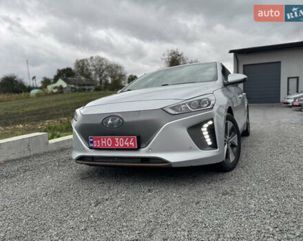 Хендай Ioniq Electric 2016 в Ровно на Automoto.ua Серый Хендай Ioniq Electric, объемом двигателя 0 л и пробегом 123 тыс. км за 12800 $, фото 2 на Automoto.ua