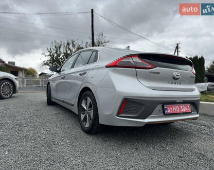 Хендай Ioniq Electric 2016 в Ровно на Automoto.ua Серый Хендай Ioniq Electric, объемом двигателя 0 л и пробегом 123 тыс. км за 12800 $, фото 4 на Automoto.ua