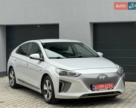 Серый Хендай Ioniq Electric, объемом двигателя 0 л и пробегом 127 тыс. км за 10999 $, фото 18 на Automoto.ua