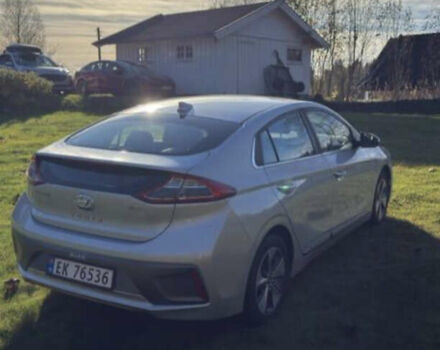 Серый Хендай Ioniq Electric, объемом двигателя 0 л и пробегом 102 тыс. км за 12500 $, фото 2 на Automoto.ua