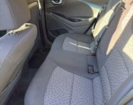 Серый Хендай Ioniq Electric, объемом двигателя 0 л и пробегом 102 тыс. км за 12500 $, фото 6 на Automoto.ua