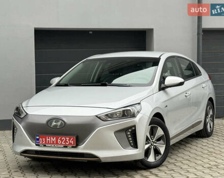 Серый Хендай Ioniq Electric, объемом двигателя 0 л и пробегом 127 тыс. км за 10999 $, фото 10 на Automoto.ua