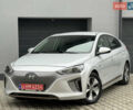 Серый Хендай Ioniq Electric, объемом двигателя 0 л и пробегом 127 тыс. км за 10999 $, фото 10 на Automoto.ua
