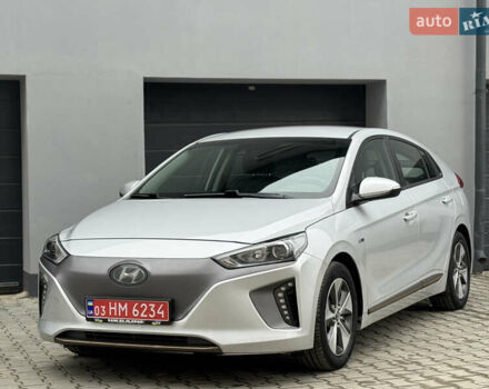 Серый Хендай Ioniq Electric, объемом двигателя 0 л и пробегом 127 тыс. км за 10999 $, фото 37 на Automoto.ua