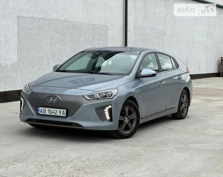 Серый Хендай Ioniq Electric, объемом двигателя 0 л и пробегом 88 тыс. км за 16000 $, фото 2 на Automoto.ua