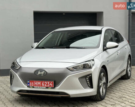 Серый Хендай Ioniq Electric, объемом двигателя 0 л и пробегом 127 тыс. км за 10999 $, фото 38 на Automoto.ua
