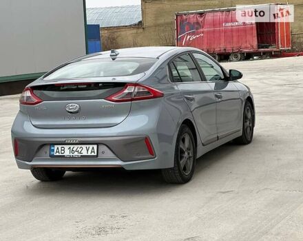 Серый Хендай Ioniq Electric, объемом двигателя 0 л и пробегом 88 тыс. км за 16000 $, фото 8 на Automoto.ua