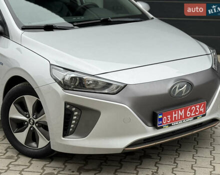 Серый Хендай Ioniq Electric, объемом двигателя 0 л и пробегом 127 тыс. км за 10999 $, фото 7 на Automoto.ua