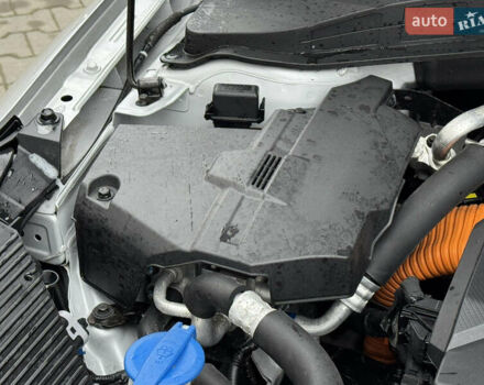 Серый Хендай Ioniq Electric, объемом двигателя 0 л и пробегом 127 тыс. км за 10999 $, фото 39 на Automoto.ua