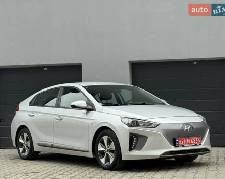 Серый Хендай Ioniq Electric, объемом двигателя 0 л и пробегом 127 тыс. км за 10999 $, фото 19 на Automoto.ua